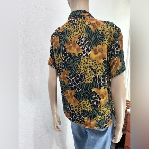 REQUIREMENTS ANIMAL Print blouse - Picture 7 of 14